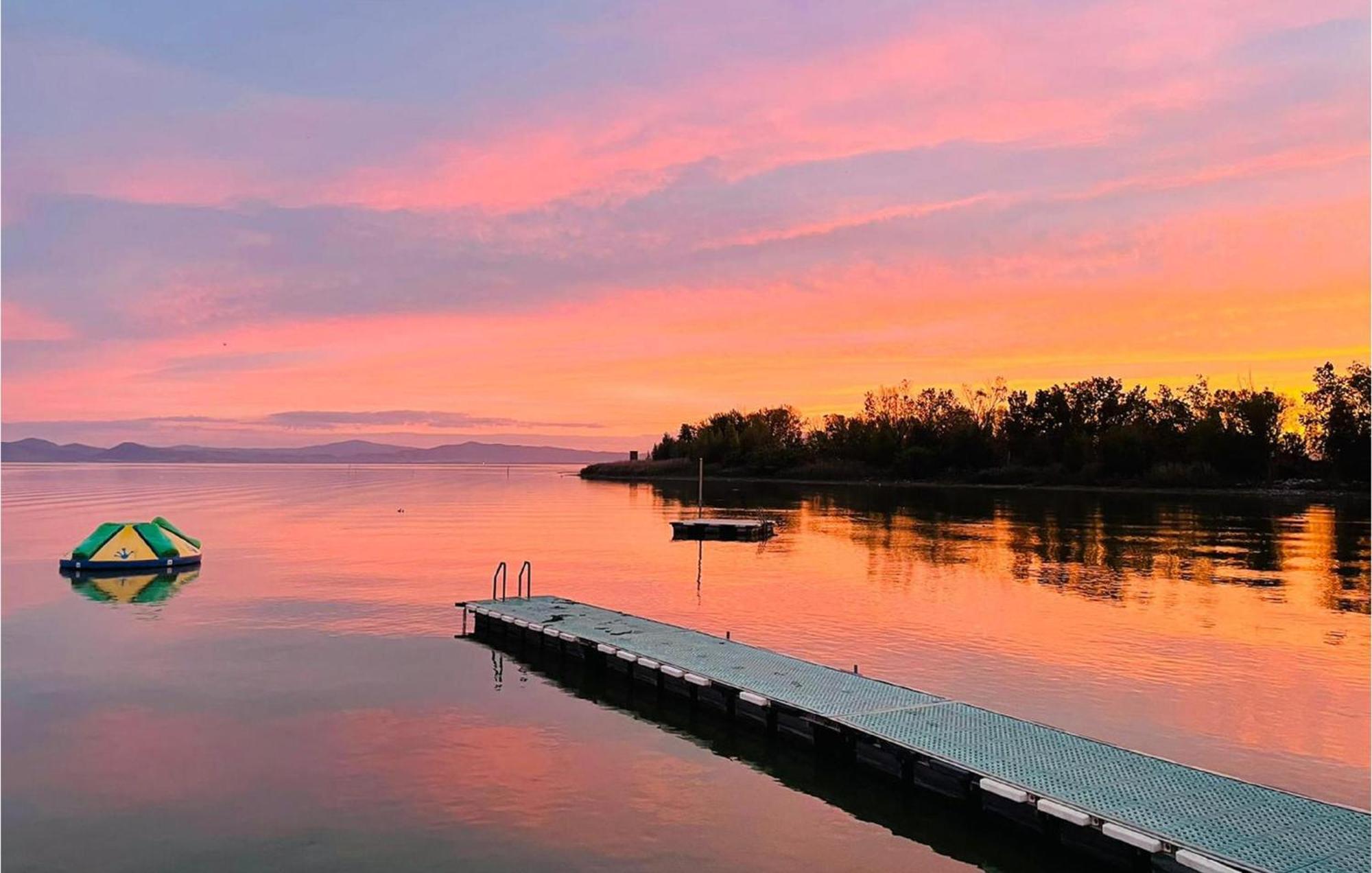 Gorgeous Stacaravan In Tuoro Sul Trasimenoヴィラ エクステリア 写真